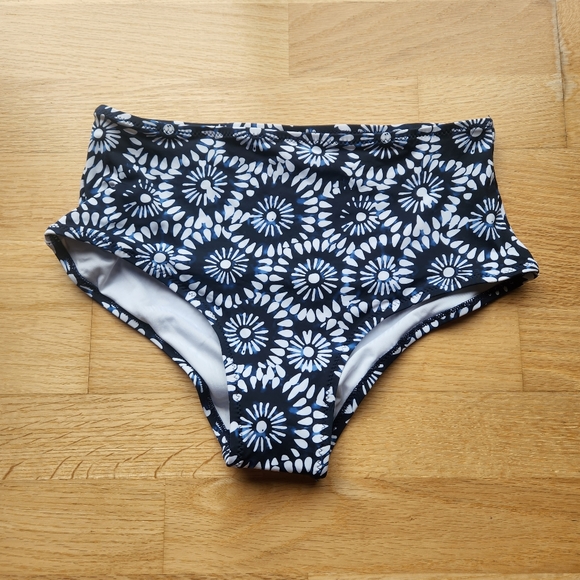 Other - NWOT Medium Bikini Bottom